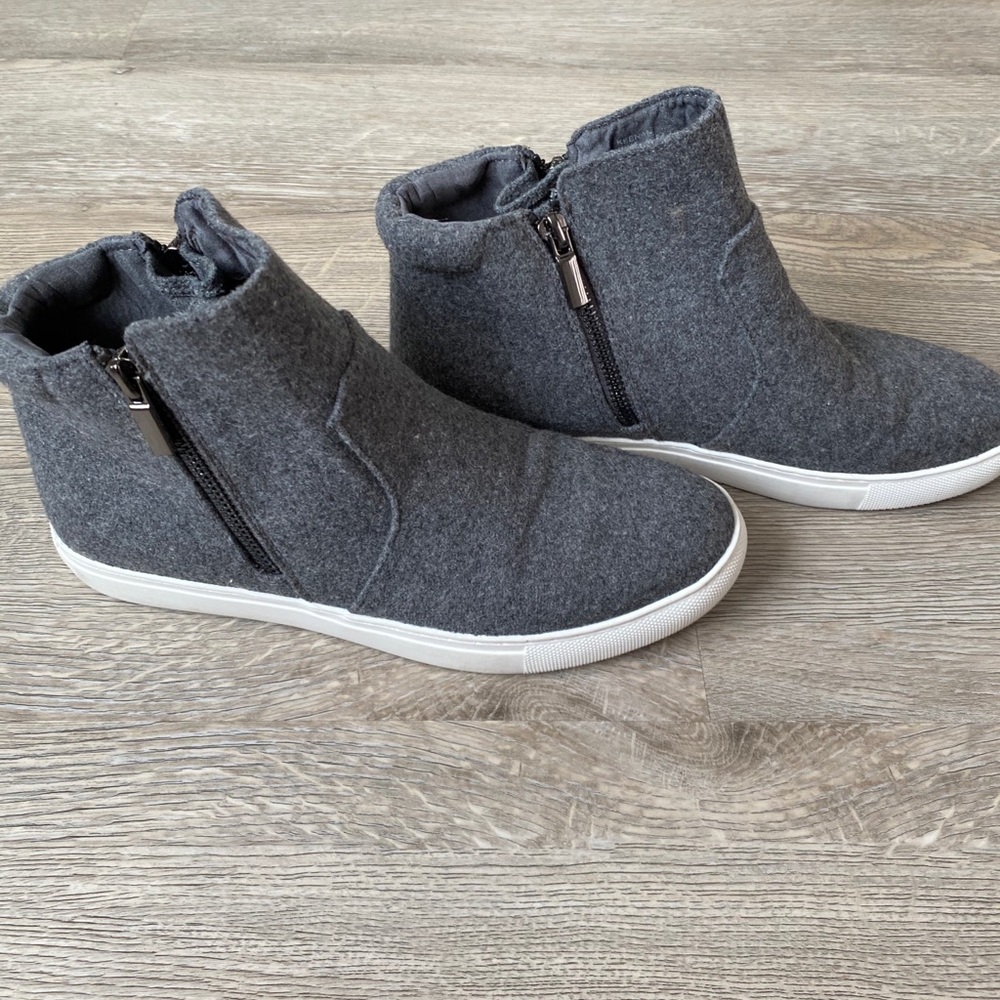 Grey wool sneakers